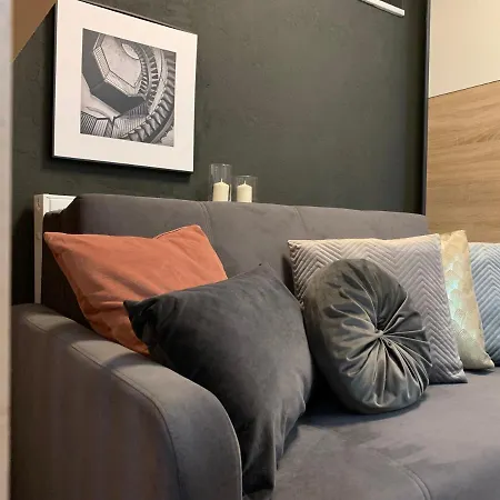 Petit Old Town Apartment *