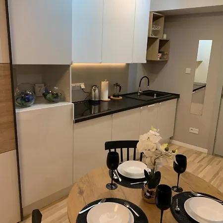 Petit Apartment *